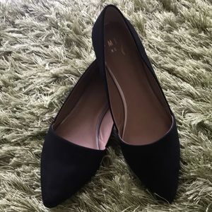 Size 10- NWOT - Suede Flat